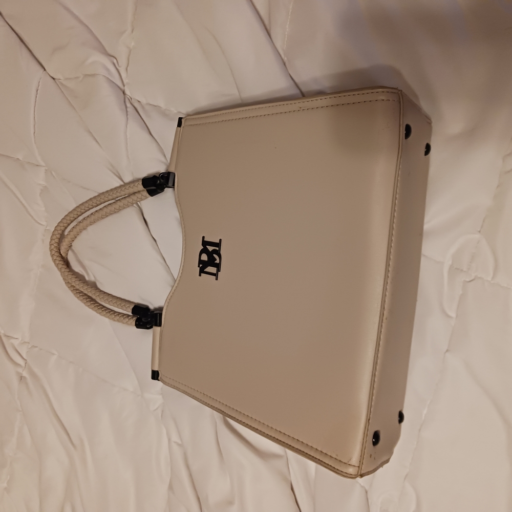 Badgley Mischka Tan Tote with Minimalist Elegance